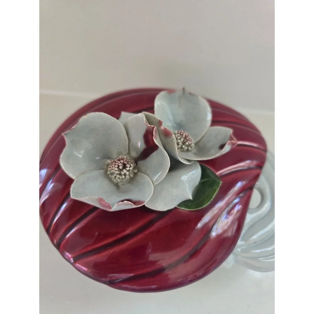 Vintage Hoenig California Ceramic Trinket Box‎ 3D Dogwood Flowers Blue Grey Base